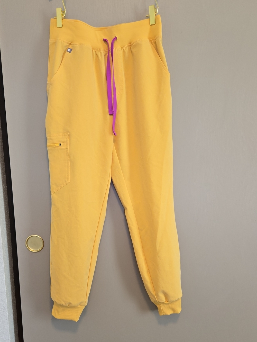Figs Zamora Highwaisted Joggers Dandelion Small Petite